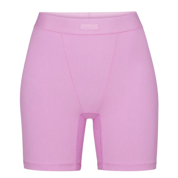 SOLD❗️❗️❗️- SKIMS BUNDLE: SIZE SMALL SOFT LOUNGE BOXER & COTTON RIB BOXER - Picture 5 of 10